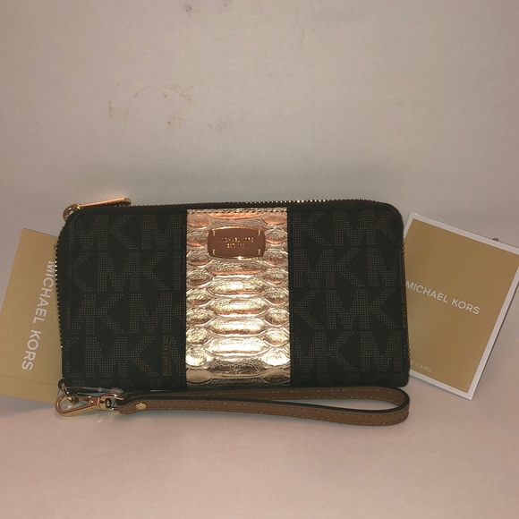 Michael Kors Center Stripe MultiFunction - Picture 2 of 6